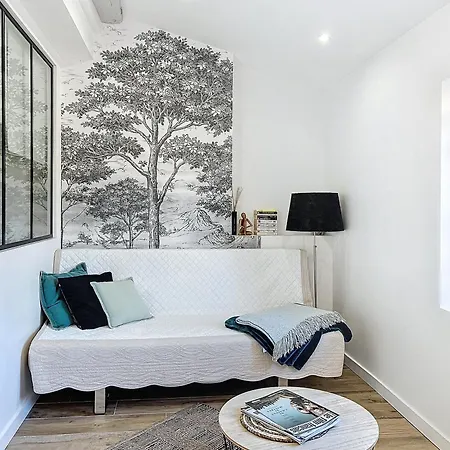 Appartement Deux Pièces 32m2 Suquet Centre Historique Cannes